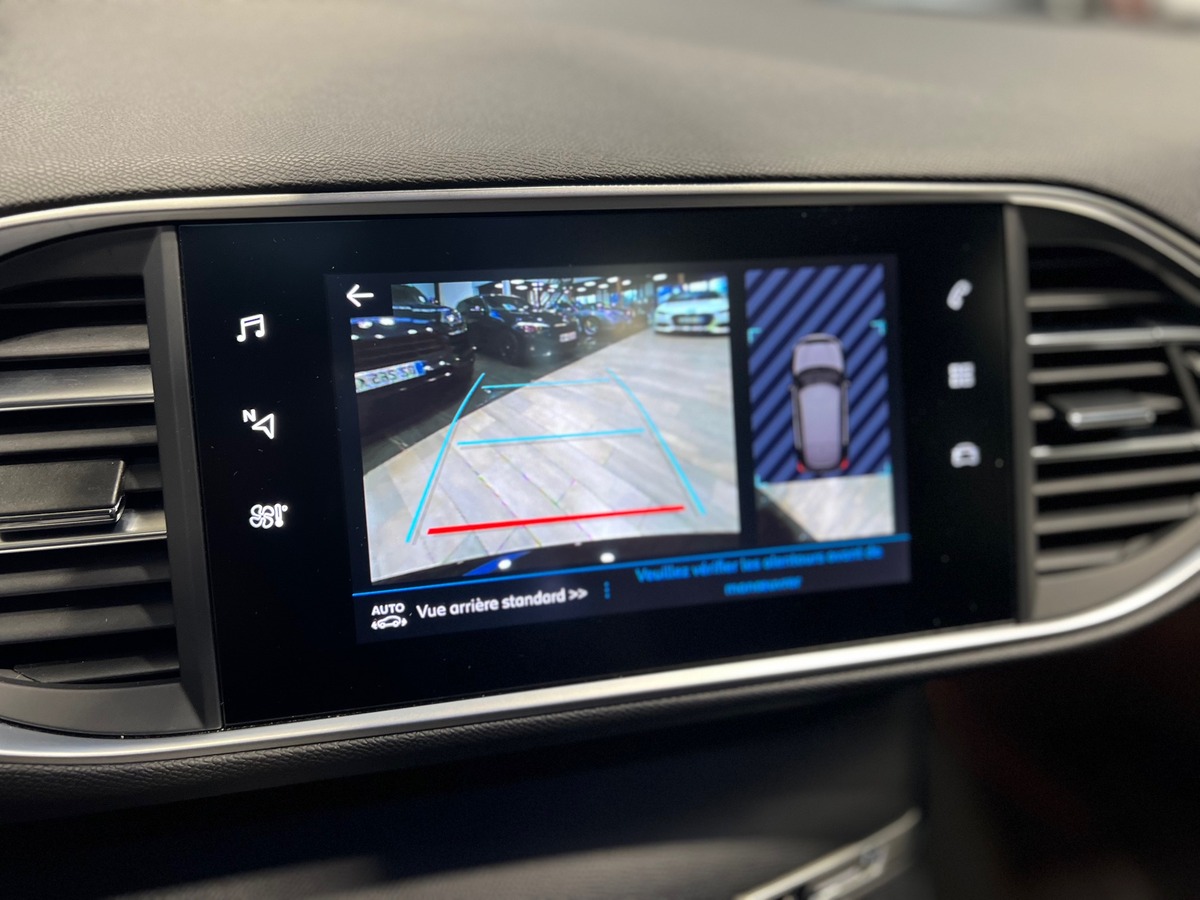 Peugeot 308 II (2) 1.2 puretech 130 ch BVM6 GT LINE /TOIT PANO/CAMERA/CARPLAY/