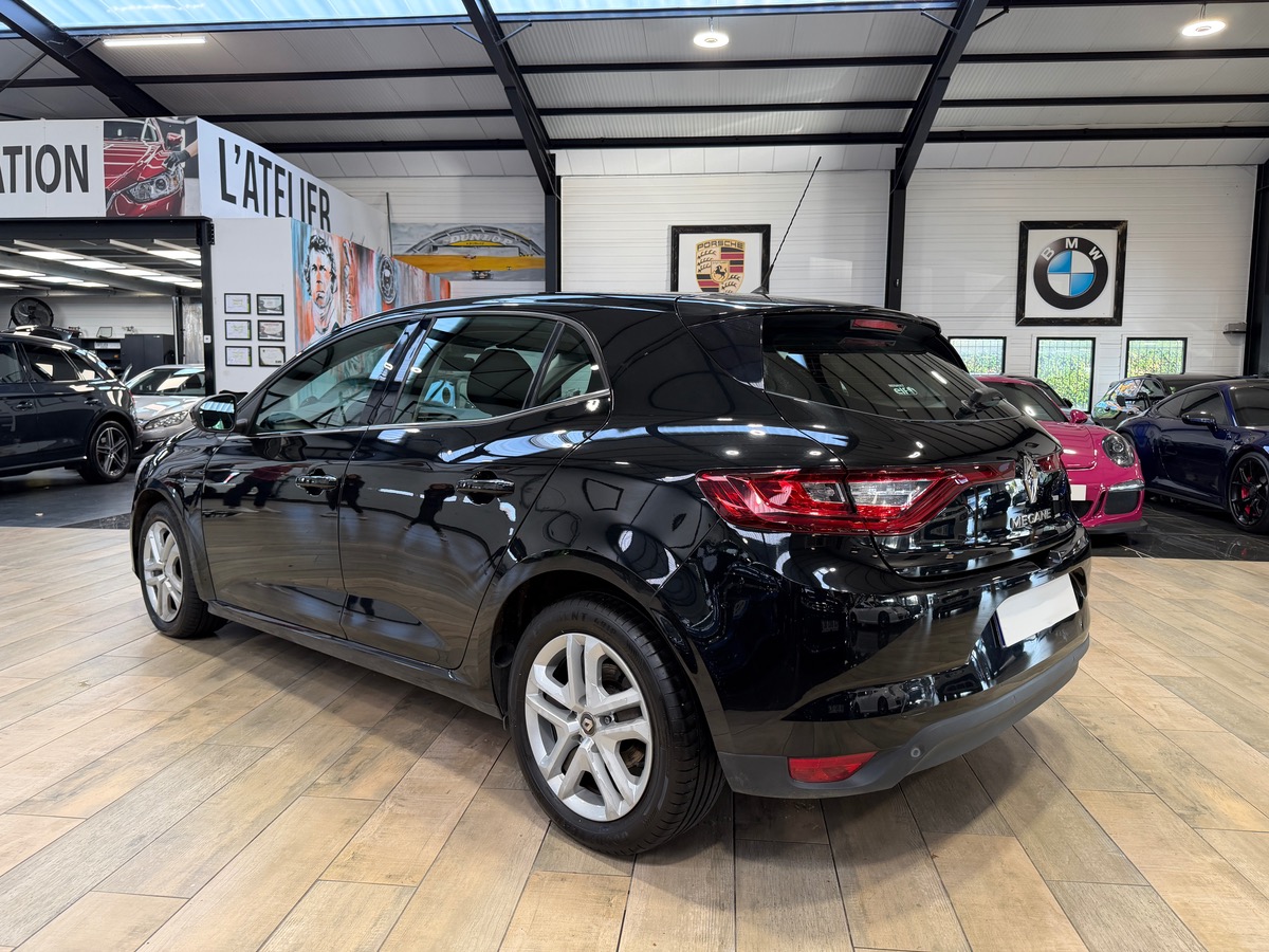 RENAULT Megane IV Blue DCI 115 cv EDC Business