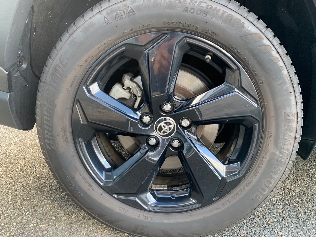 Toyota RAV4 222 ch | AWD | Lounge | Caméra vue 360° | Cuir | Régulateur de vitesse adaptatif