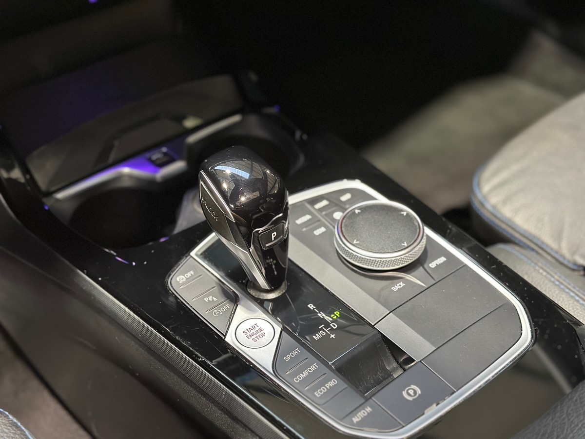Bmw Série 1 F40 118d 150 cv M Sport BVA8 118 - 1ère Main FR - Toit ouvrant / Caméra / CarPlay