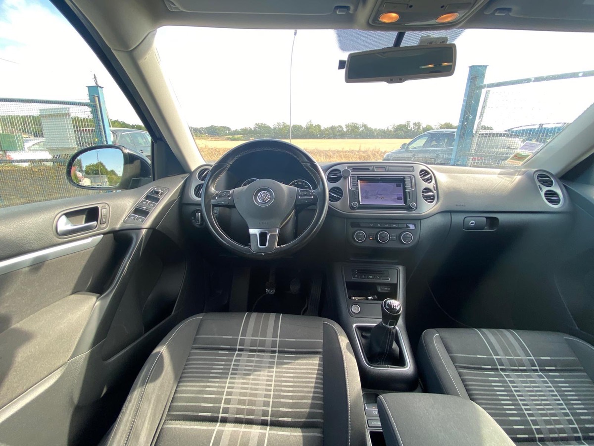 Volkswagen Tiguan 2.0 tdi 110cv bluemotion LOUNGE 1ere MAIN