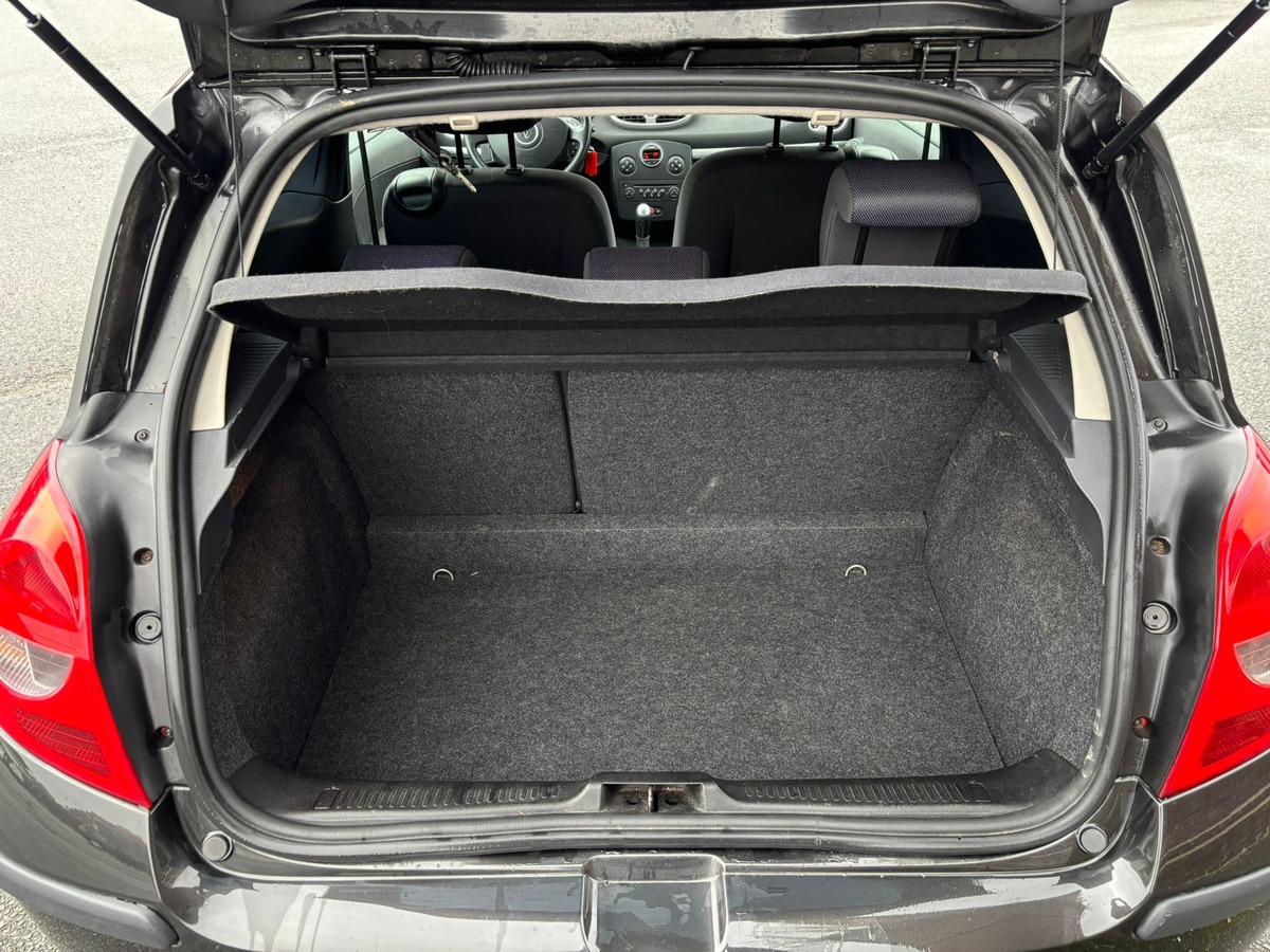 RENAULT Clio III 1.6 Dynamique - VENTE A MARCHAND