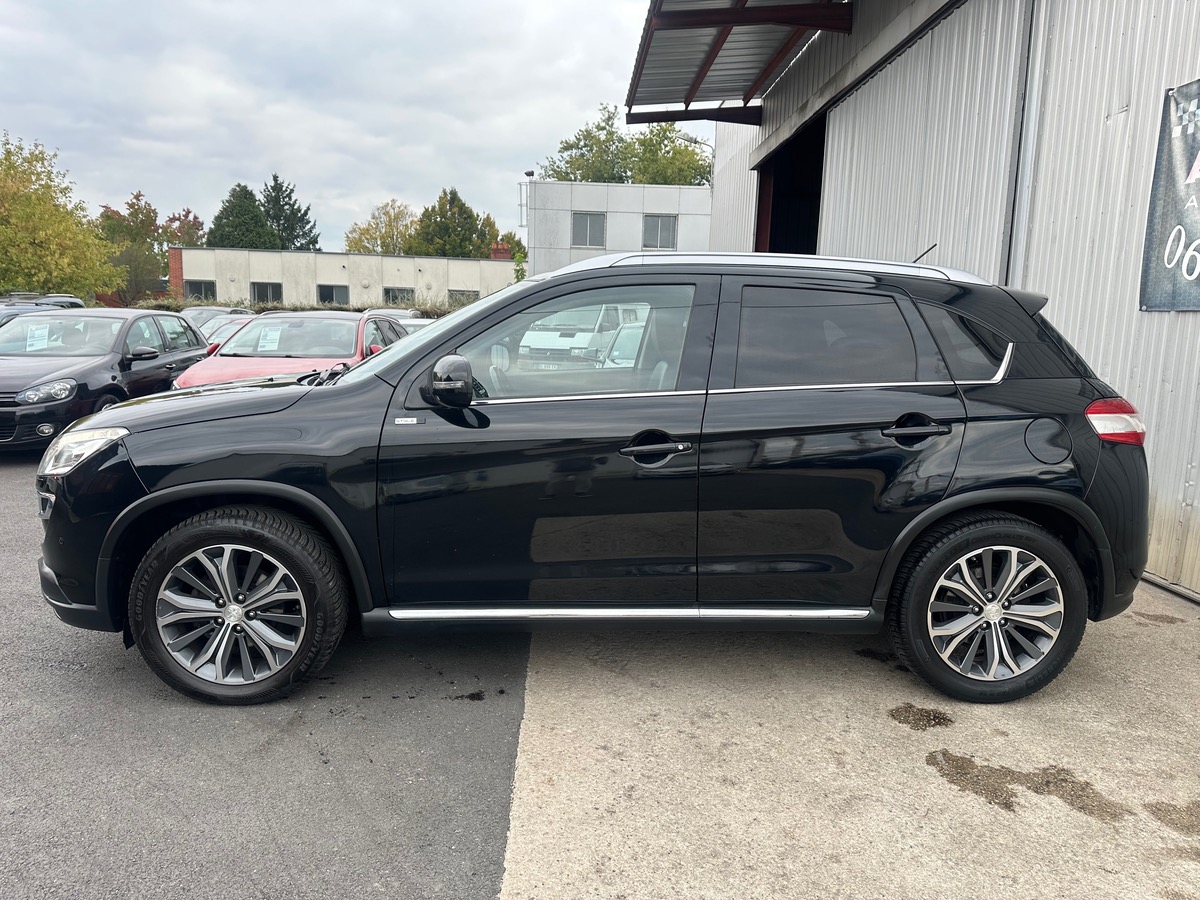 Peugeot 4008 1.6 hdi 115ch STYLE 4 WD/ suivi "