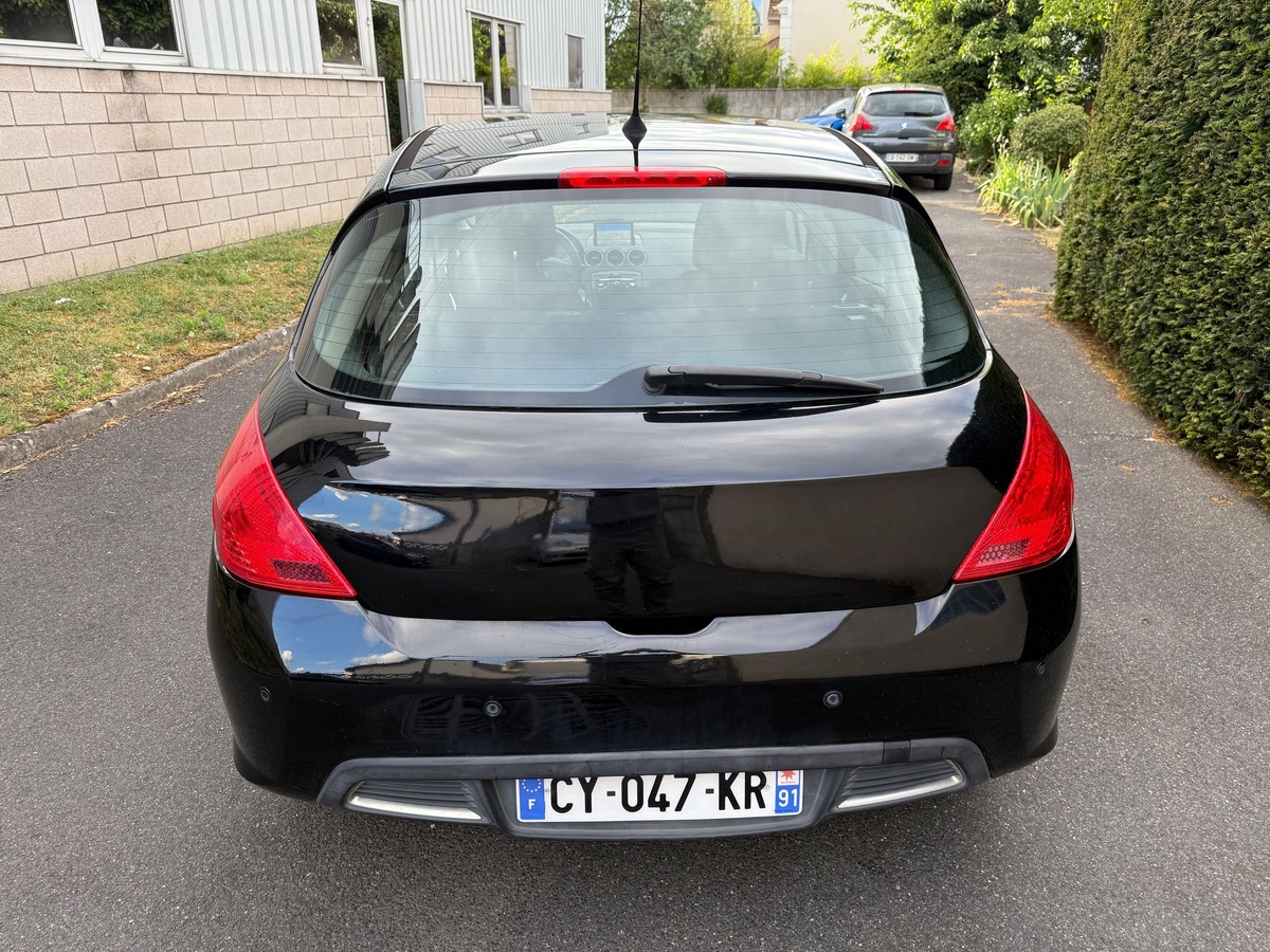 Peugeot 308 1.6 e-HDI 115 CV allures  en 4X