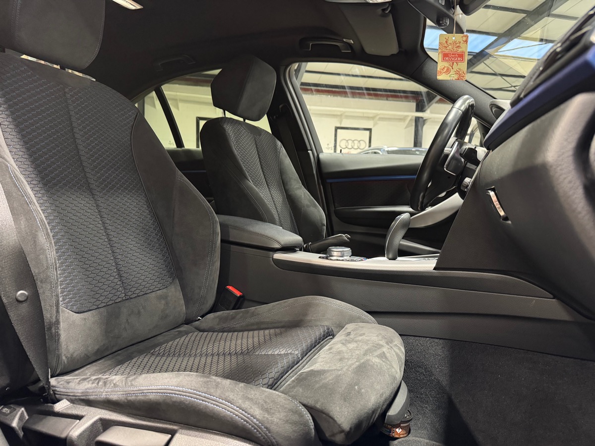 Bmw Série 3 330E IPERFORMANCE 252CV PACK M DKG8 1ER MAIN/UHD/CARPLAY/ALCANTARA ÉTRIER MPERFORMANCE M