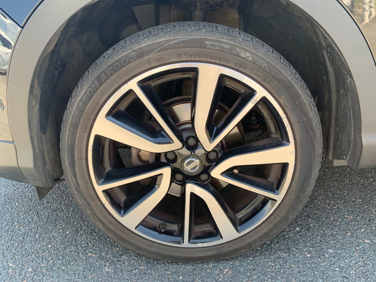 Nissan Qashqai 130 ch | Tekna | Toit panoramique | Caméra de recul | Régulateur vitesse | Attelage