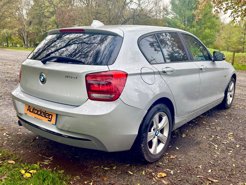 Bmw Série 1 118 d 143 ch - VERSION SPORT