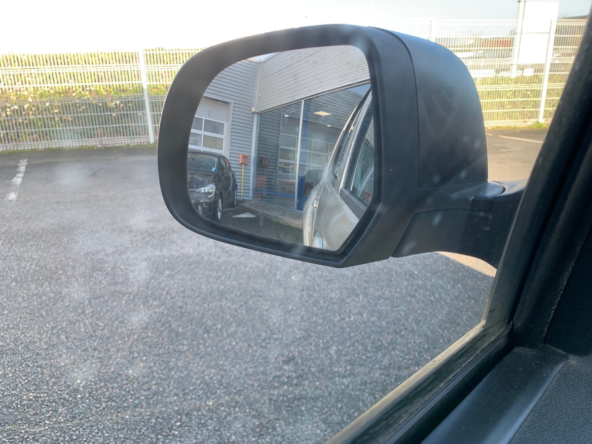 Dacia Duster 105 ch | Laureate | Bioethanol | Roue secours | Climatisation | Radio mono-CD MP3