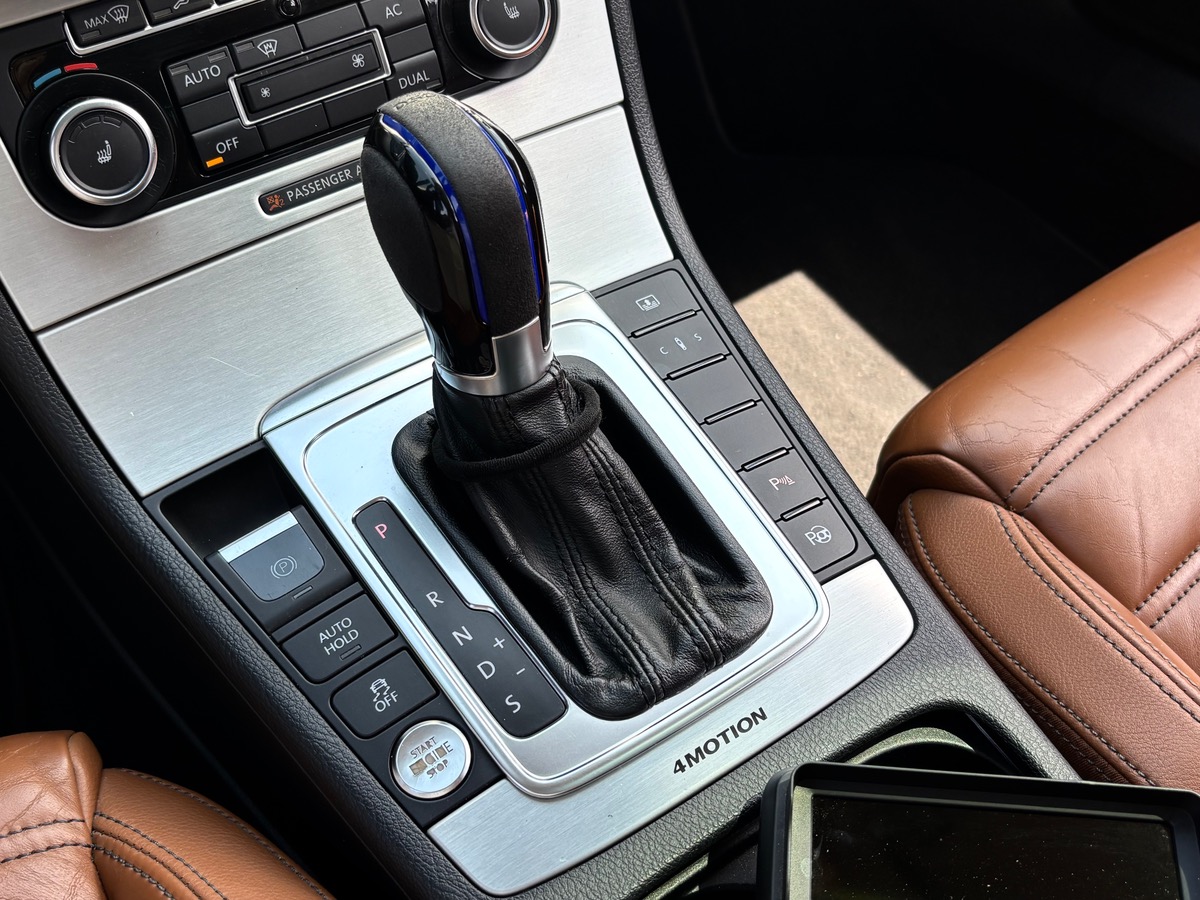 Volkswagen Passat R36 3.6 V6 300 Carat Pack Rline DSG6