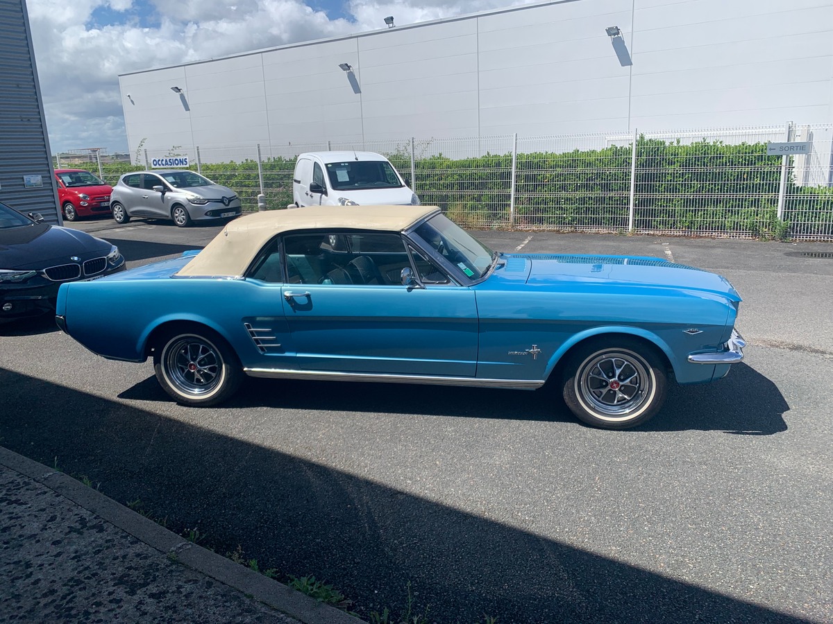 Ford Mustang V8 | Convertible | Cabriolet | Boîte de vitesse manuelle