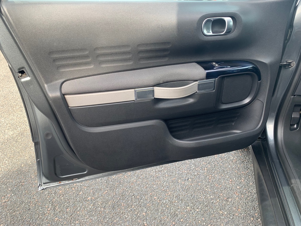 Citroën C4 Cactus 82 ch | Vti | Jantes alliage 16" SQUARE grises | Pack NAVIGATION | Radar de recul