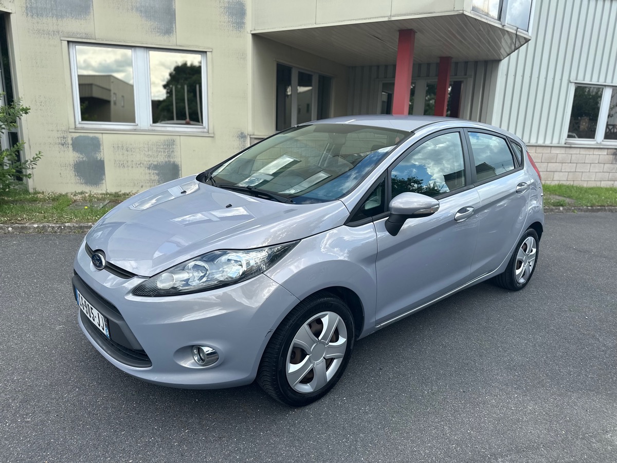 Ford Fiesta 1.2 85 CV trend 4XCBLEU 