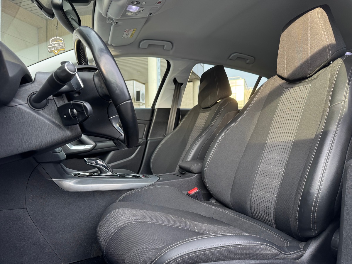 Peugeot 308 Phase 2 130 ch EAT8 Allure Pack - Distribution faite - Full options
