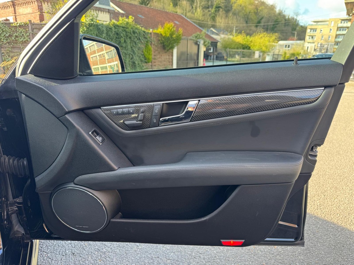 Mercedes-Benz Classe C 63 AMG 6.3 457cv Avantgarde BVA7- Suivi complet