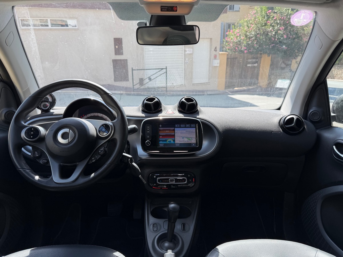 Smart FORTWO 90 CV / Prime / Gris Mat /GPS / Interieur Cuir / Toit Pano / Jantes / KM Réel