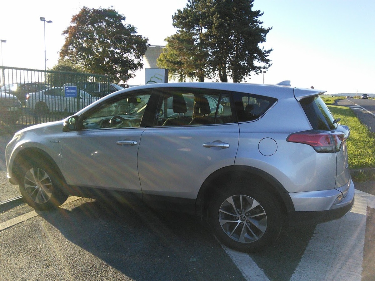 Toyota RAV4 hybride 2.5 VVTi 197 dynamic 2wd 155 cv Boîte auto