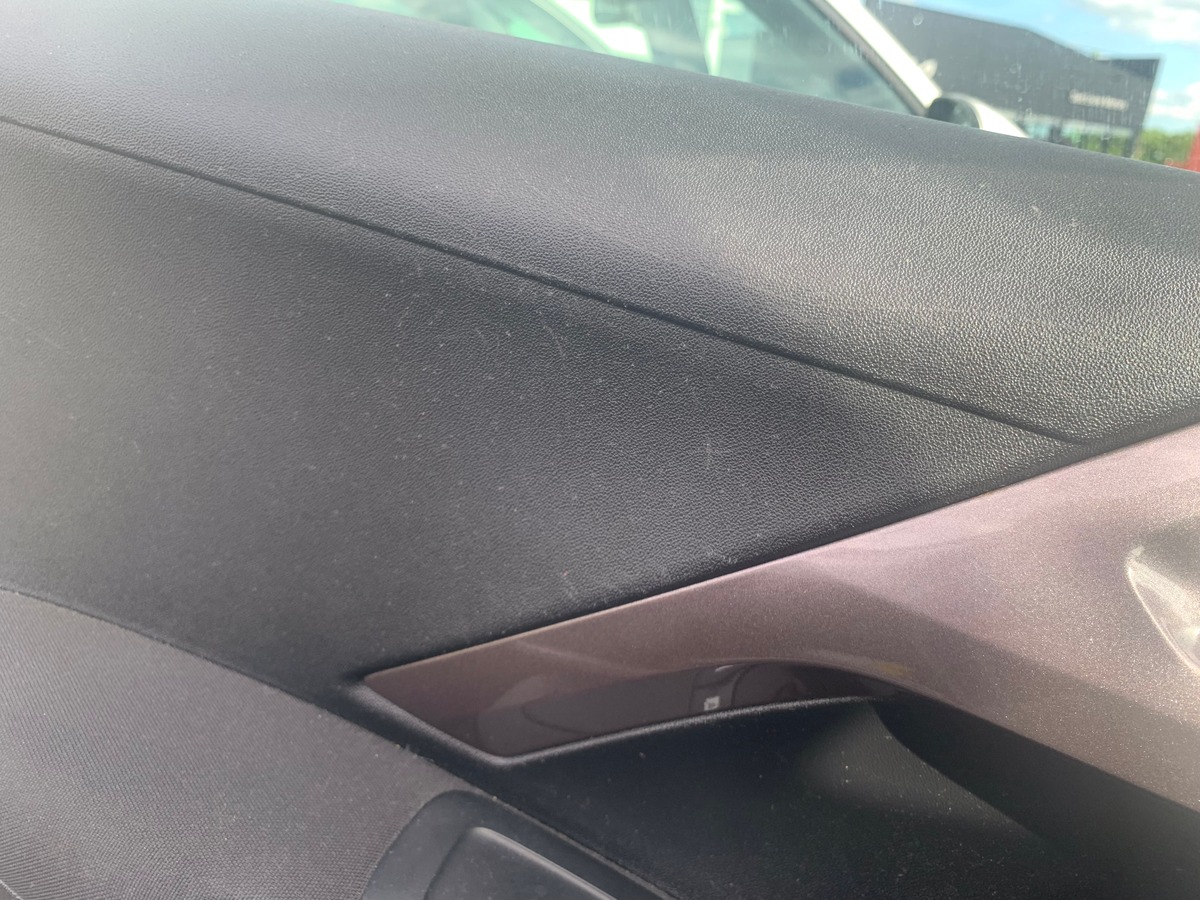 Peugeot 2008 100 ch | Style | Régulateur de vitesse | GPS | Bluetooth | Radar arriére | Barres toit