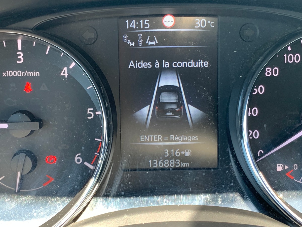 Nissan Qashqai 130 ch | Tekna | Toit panoramique | Caméra de recul | Régulateur vitesse | Attelage