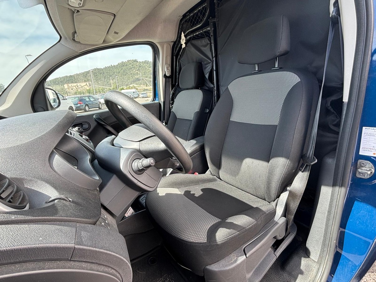 RENAULT Kangoo Express 1.5 Blue dCi 95ch Extra R-Link - PRIX HT -  TTC : 9 990 € - Garantie 12 Mois