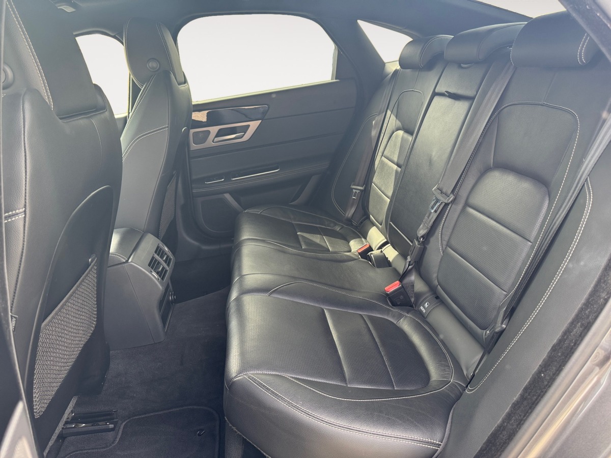Jaguar XF 2.0 d r sport 180 cv