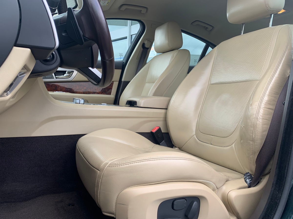 Jaguar XF 240 ch | V6 | R-Sport | Caméra recul | Sièges sport | Régulateur vitesse | GPS | Bluetooth