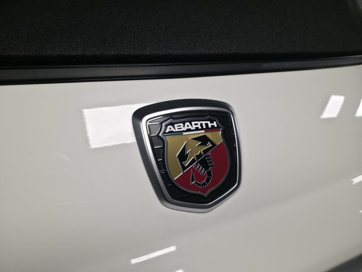 Abarth 500 1.4i 165 Abarth 595C Turismo | Ecran couleur | Mode Sport | Jantes en alliage 17"