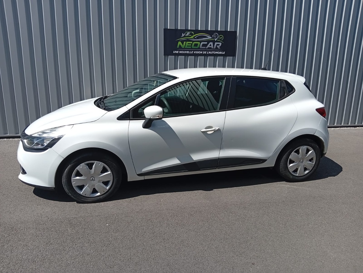 RENAULT Clio Sté 1.5 dCi 75ch Air MédiaNav eco² 90g / DISTRIBUTION NEUVE / TVA RECUPERABLE