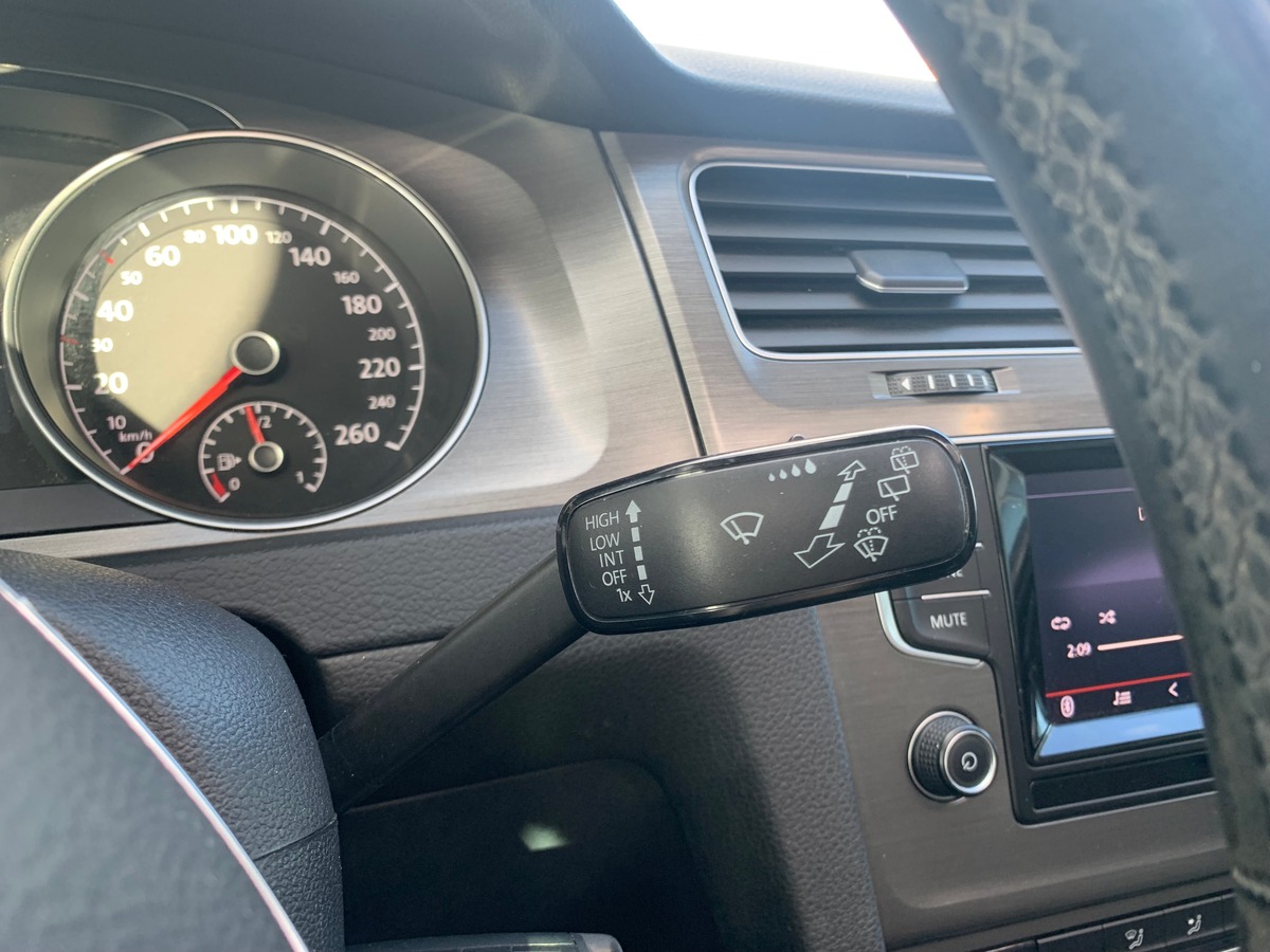 Volkswagen GOLF 7 105 ch | Confortline | Toit ouvrant | Régulateur de vitesse | Radar avant et arriére