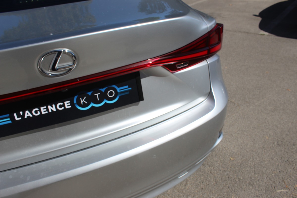 Lexus IS III (2) 300H F SPORT EXECUTIVE  FULL OPTIONS + CARPLAY / ENTRETIEN LEXUS / 2ème MAIN