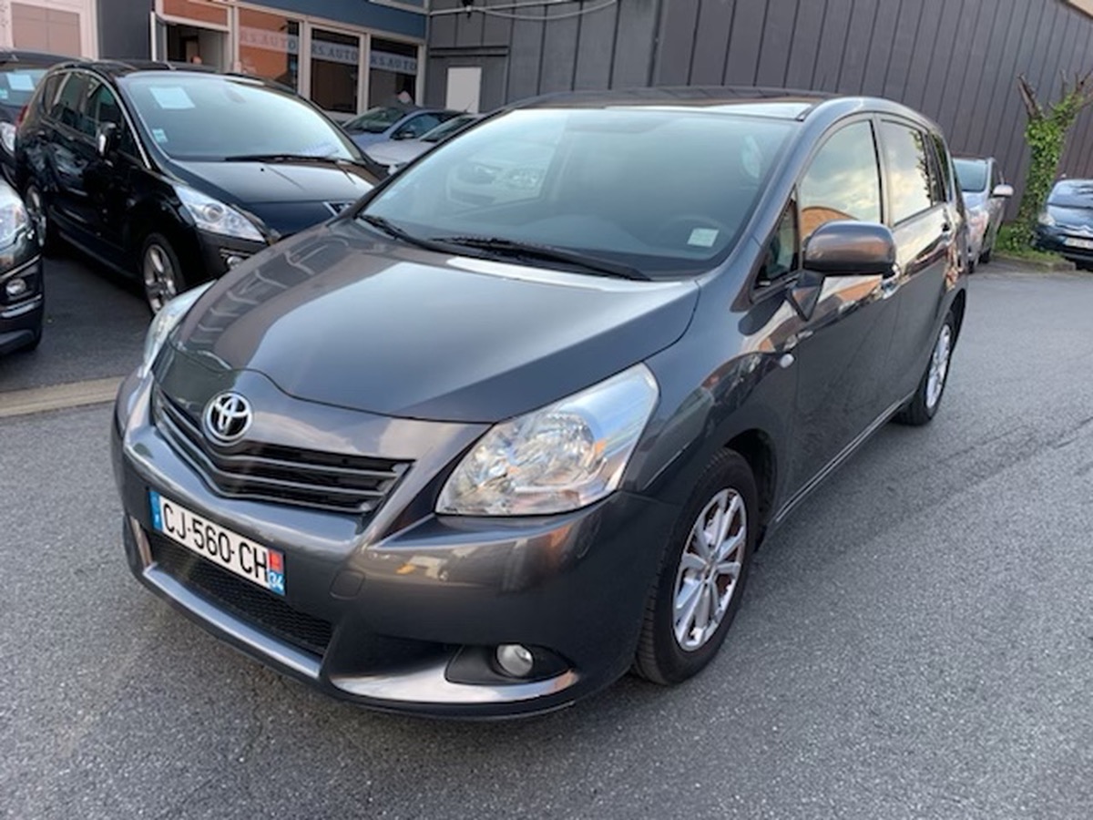 Toyota Verso 2.0 D-4D 126 CV 1er main 7 pl 4XCBL