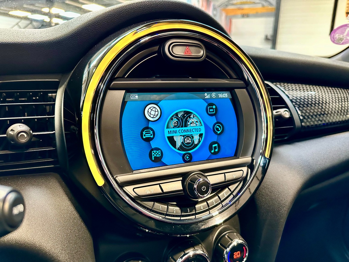 Mini Mini III Cooper S 192 Finition JCW BVA7 3P Options++ b