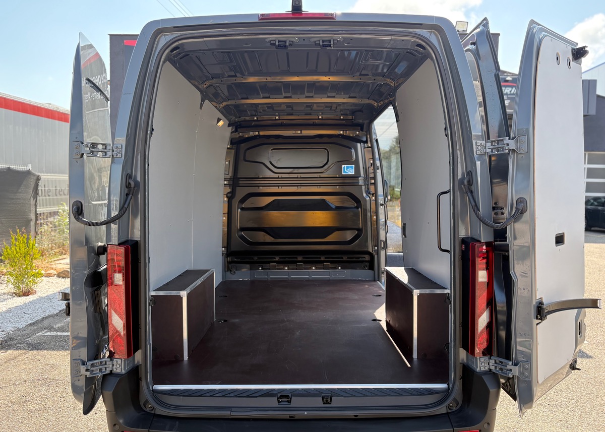 RENAULT Master L2H2 3T5 Blue dCi 150 EXTRA