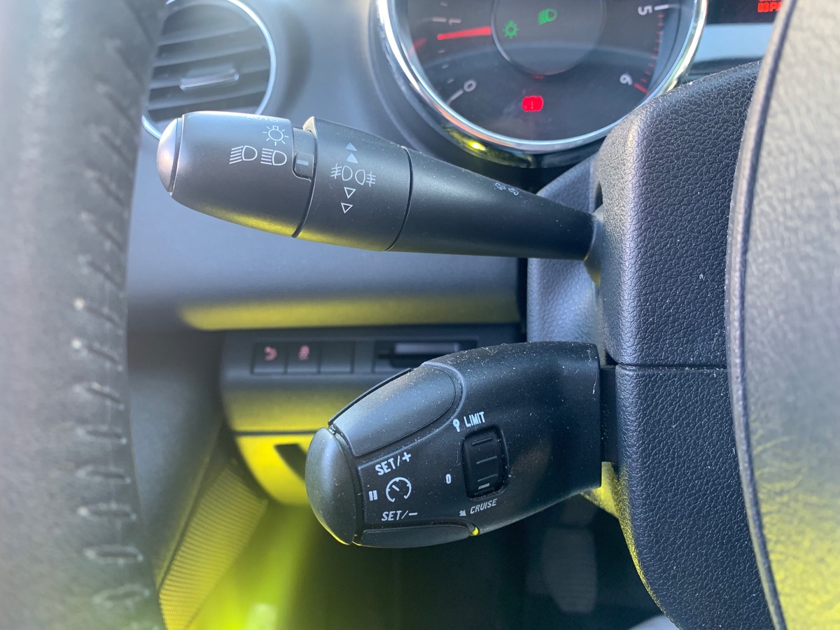 Peugeot 3008 115 ch | ACTIVE | GPS | Radar stationnement arriére | Toit Panoramique | Bluetooth