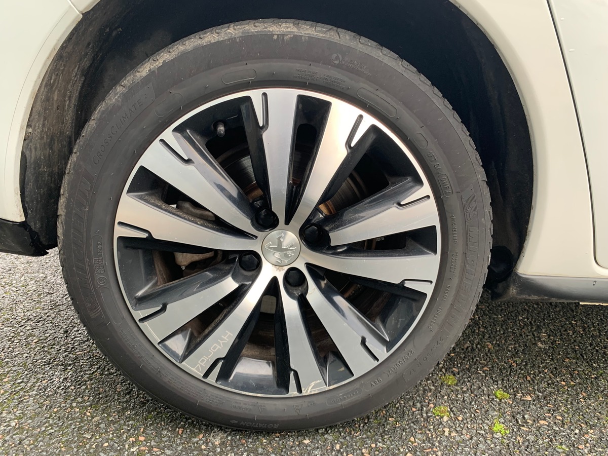 Peugeot 3008 200 ch | 2.0 e-HDi HYbrid4 Pack ETG6 + Electric | GPS | Bluetooth | Régulateur vitesse