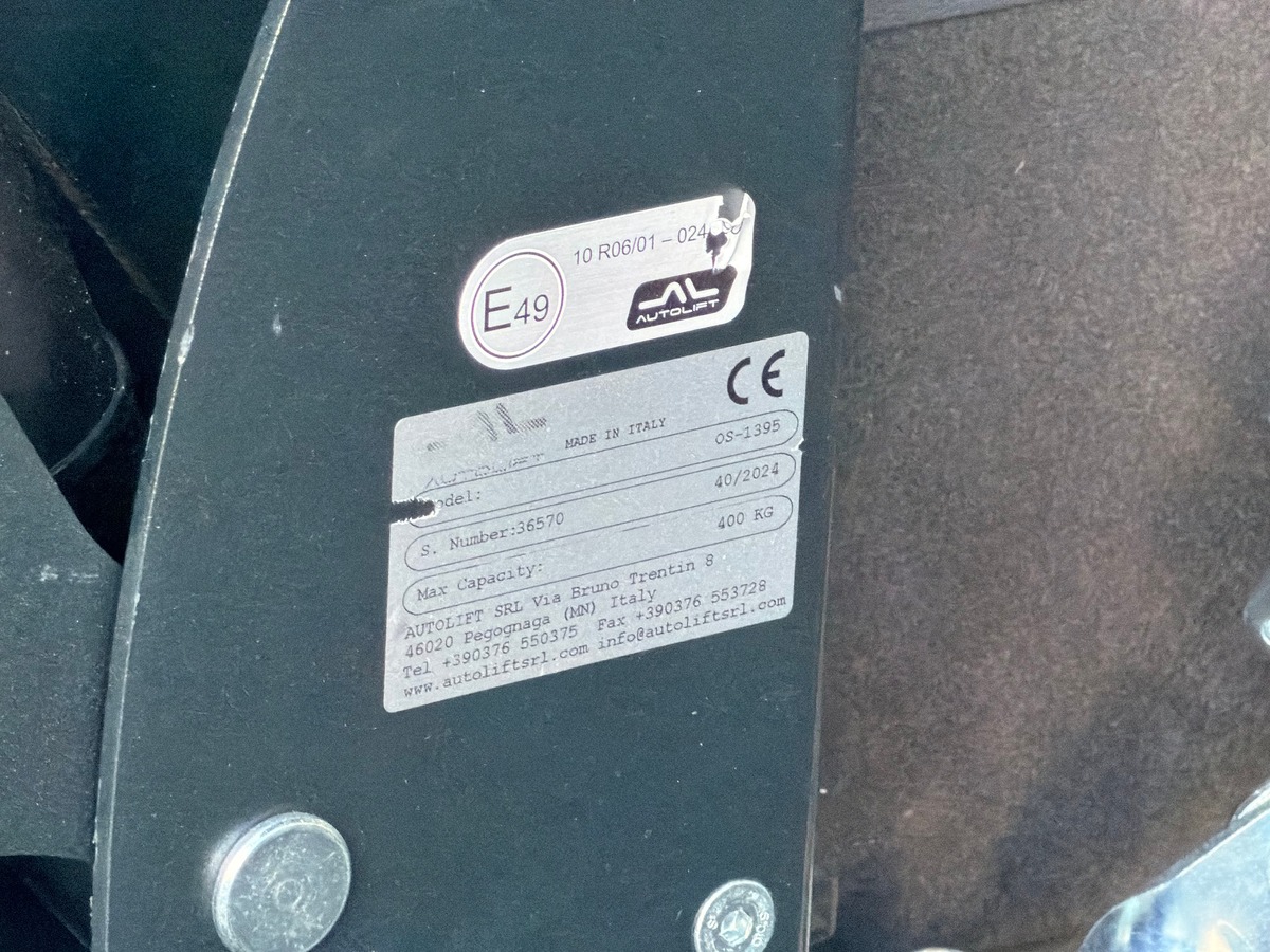 Volkswagen Multivan T7 LONG 2.0L TDi 150cv - Equiper PMR