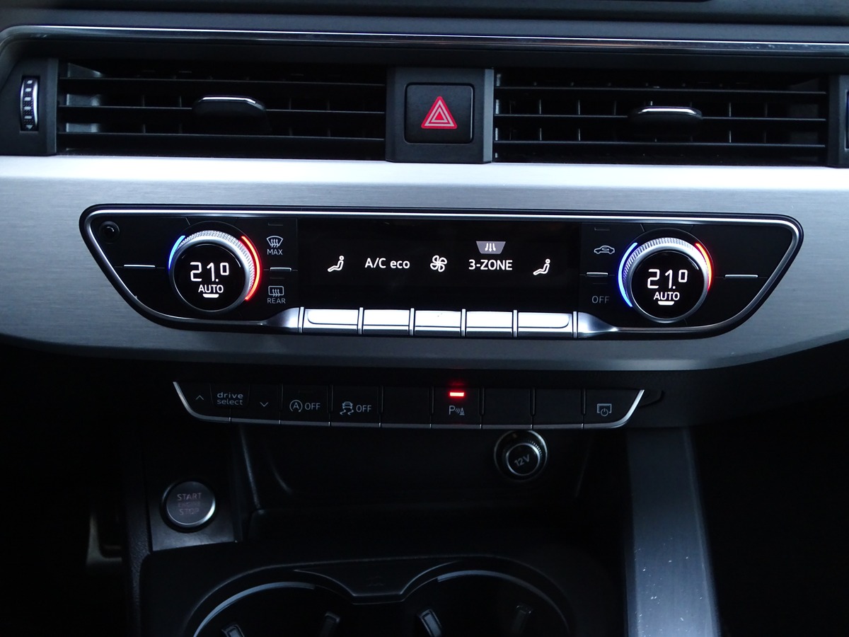 Audi A4 AVANT V (B9) 2.0 TDI 190ch QUATTRO S-LINE PLUS - CARPLAY / Toit Pano / Virtual  S-tronic 7