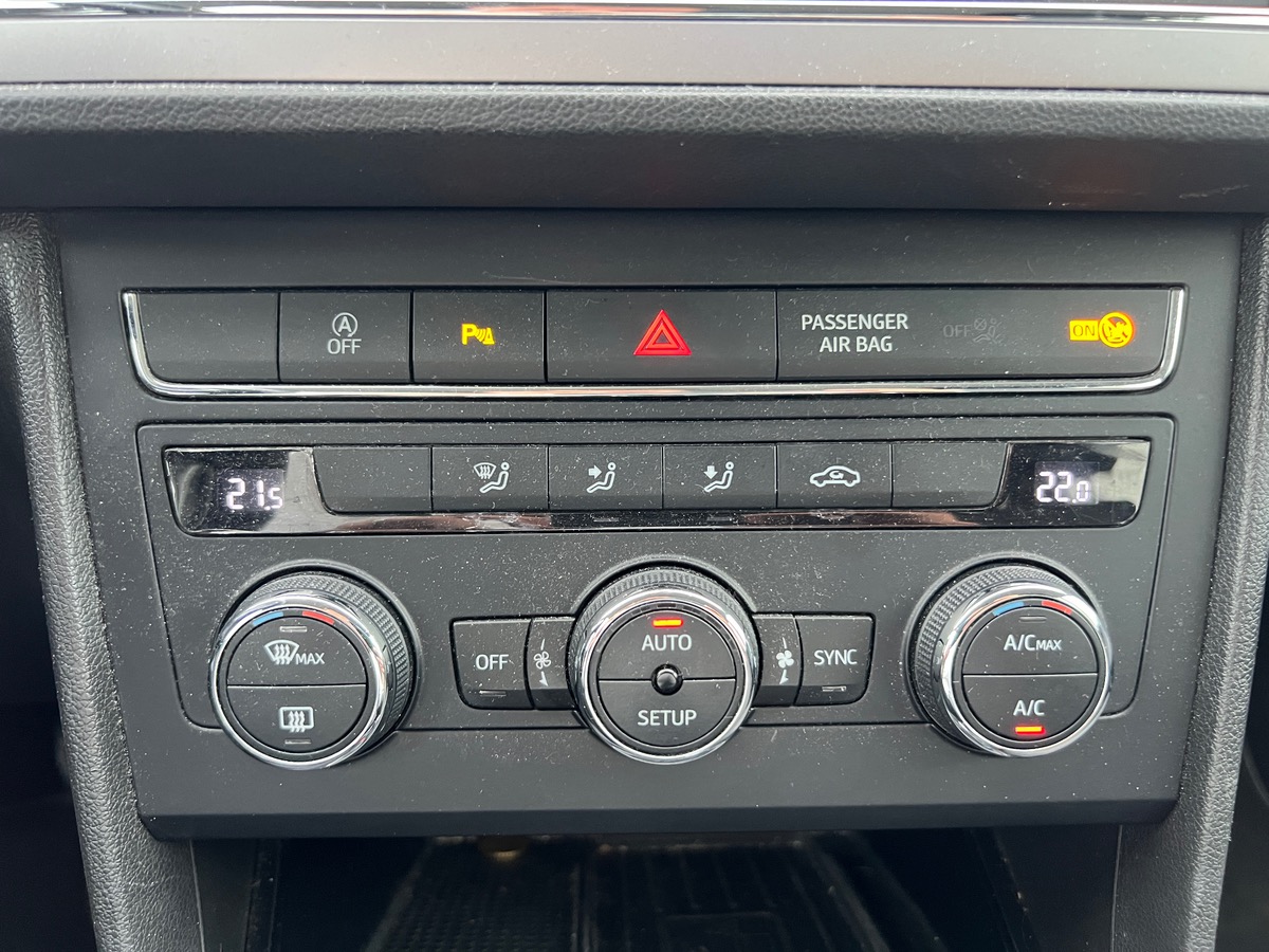 Seat Leon STYLE BUSINESS  115cv , CAMERA DE RECUL, CARPLAY