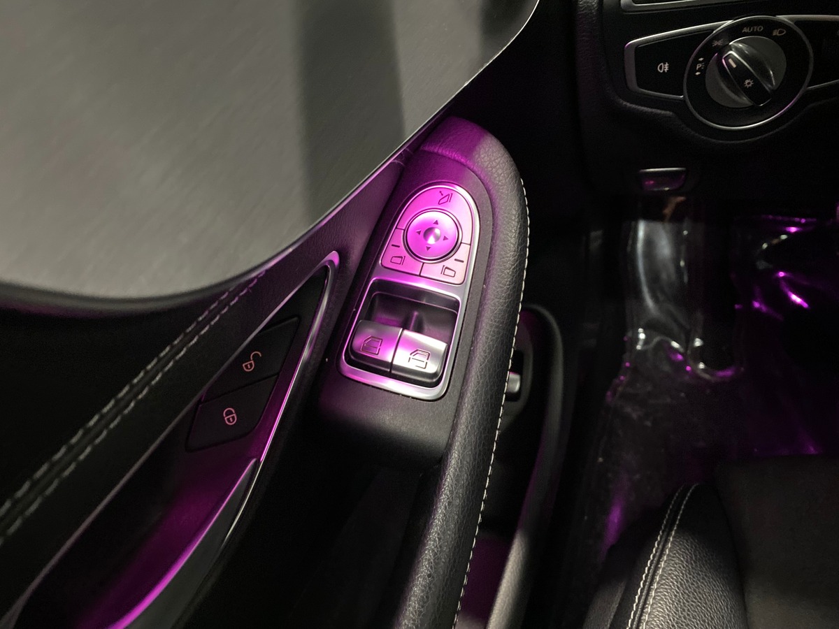 Mercedes Benz Classe C 220 cdi AMG Line / Toit Panoramique Ouvrant / Cock Pit / Led d Ambiance