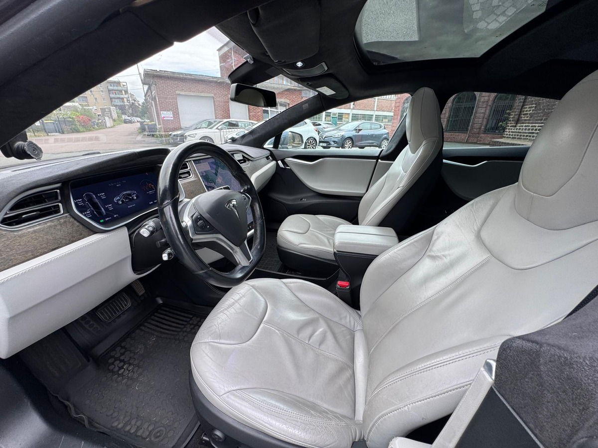 Tesla Model S 85 367CV 7 places - Recharge gratuite à vie