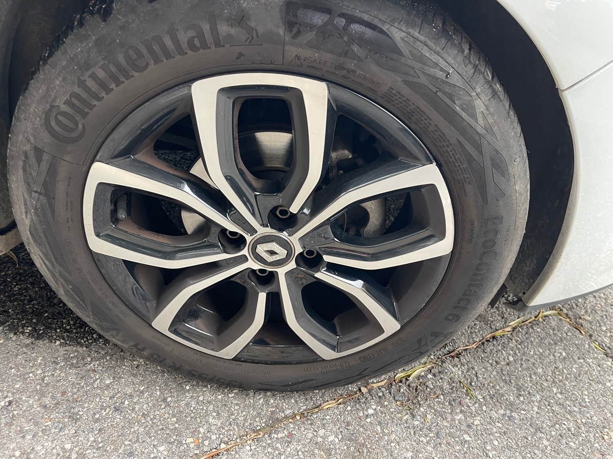 RENAULT Clio TCE 75 CV / Limited / Jantes / 1er Main / Km réel / GPS