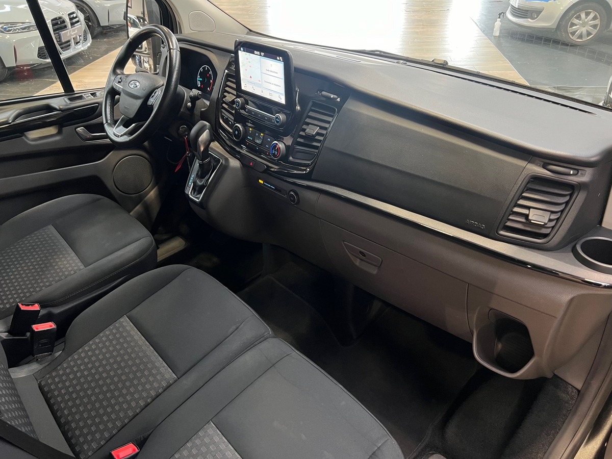 Ford Tourneo Custom L2H1 2.0 TDCI ECOBLUE 170 TITANIUM 9 PLACES MINIBUS