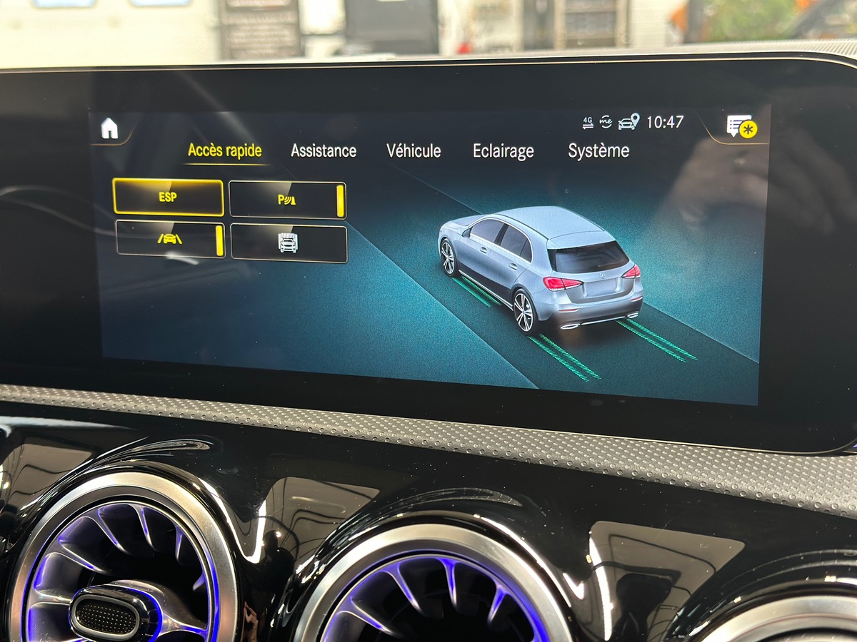 Mercedes-Benz Classe A 200 D AMG LINE - TOIT OUVRANT / GARANTIE MERCEDES 24 MOIS