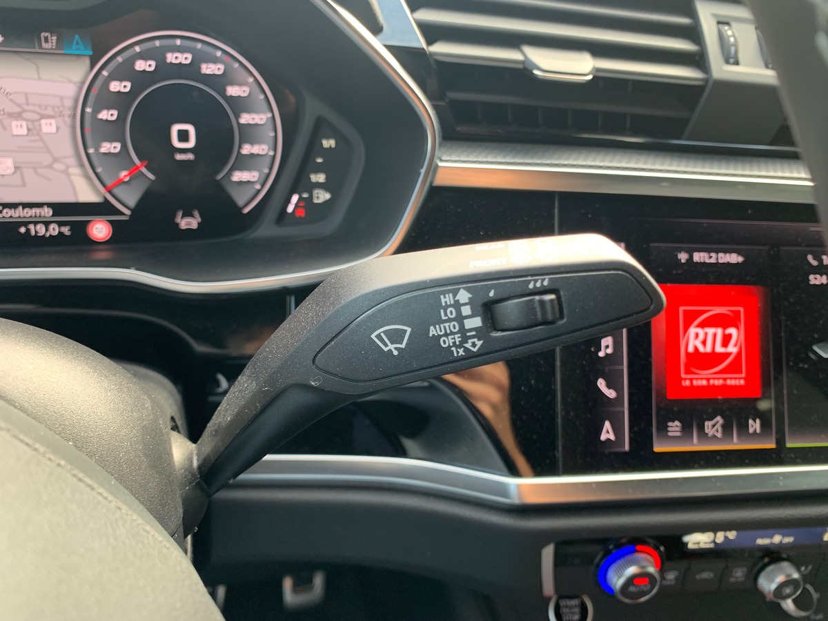 Audi Q3 150 ch | S-Line | Caméra de recul | Apple car Play Android Auto | GPS | Régulateur vitesse
