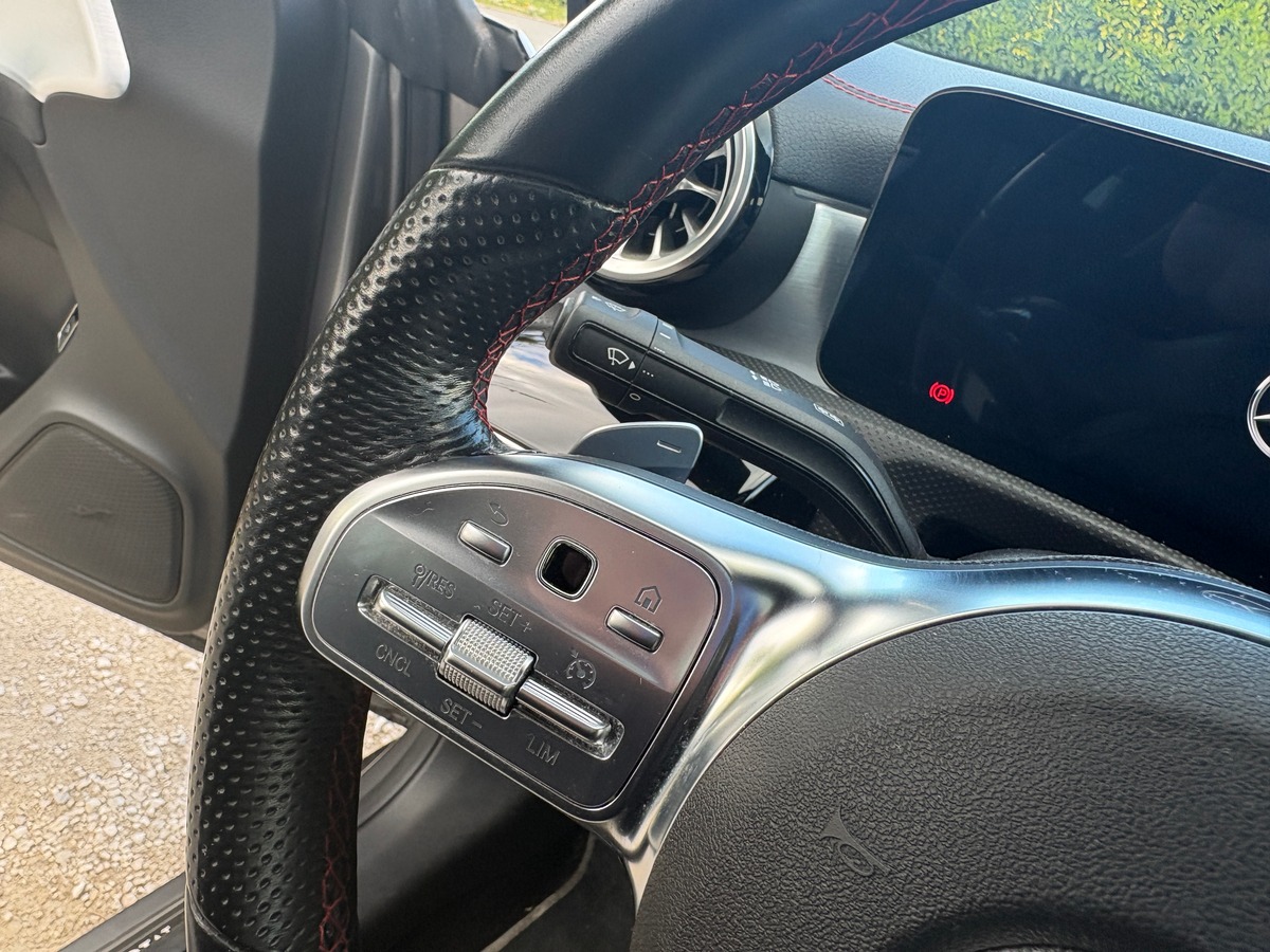 Mercedes Benz CLA 200 d AMG LINE