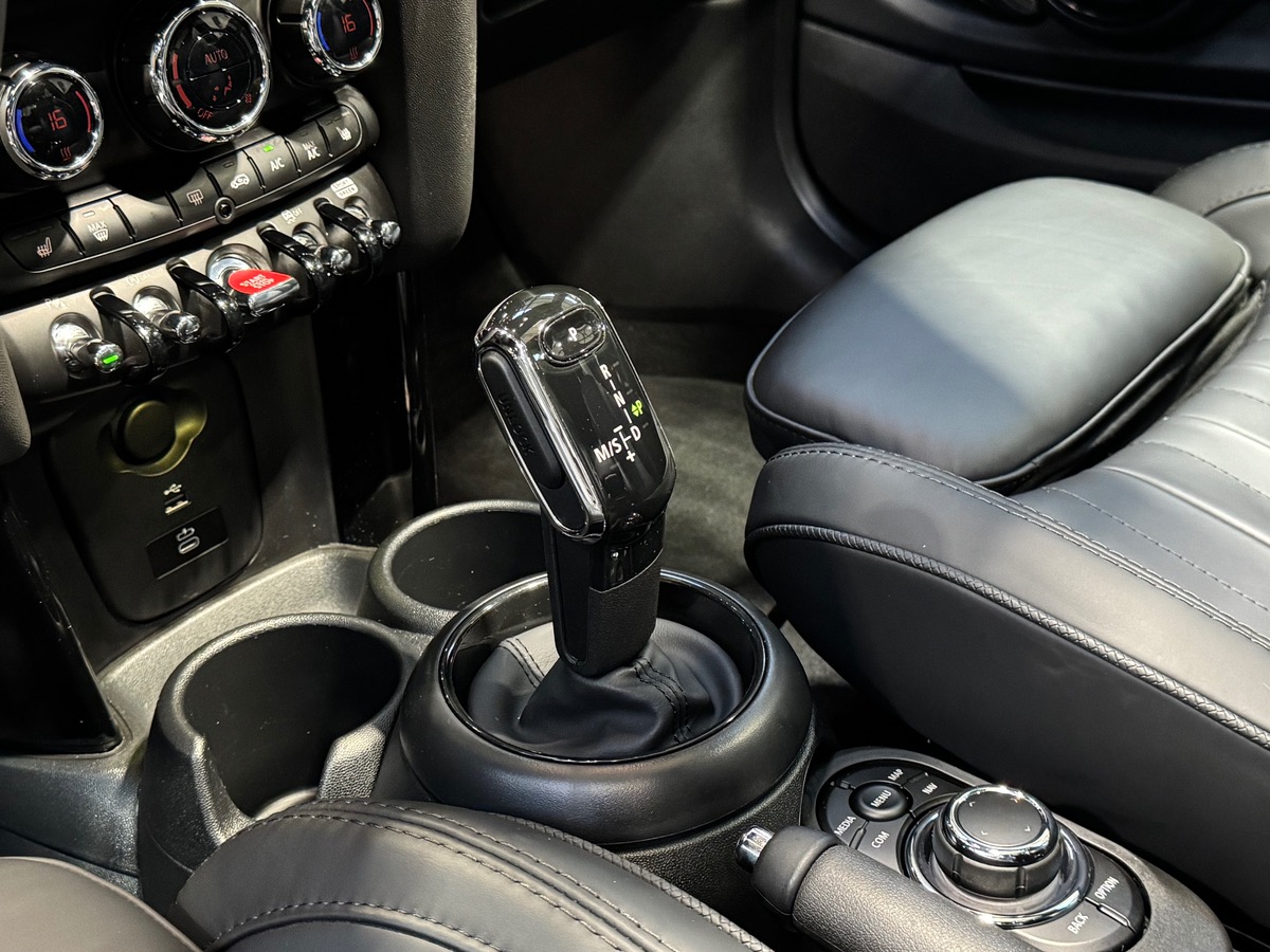 Mini Mini (F56) COOPER 136CV RESOLUTE ÉDITION TOIT OUVRANT 1ERE MAIN f