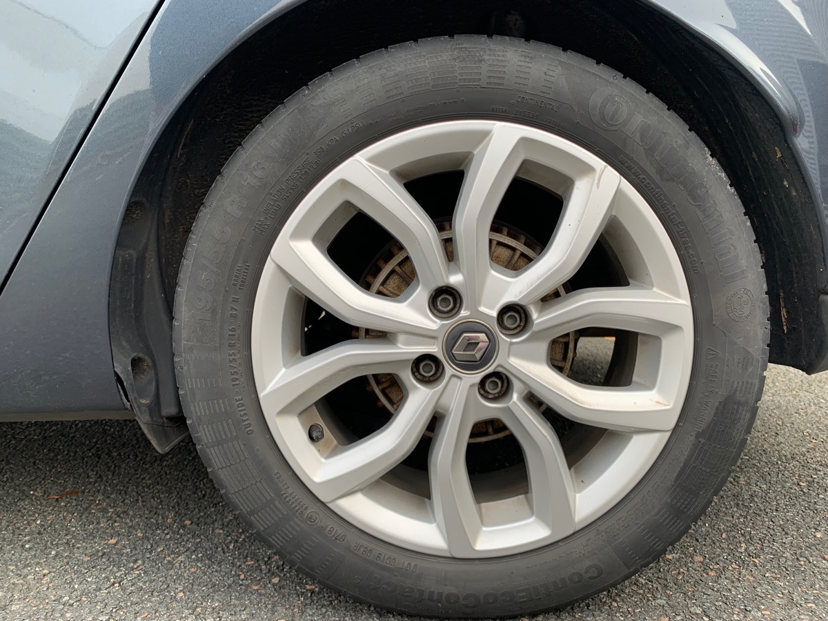 RENAULT Clio Estate 90 | Intens | Bluetooth | GPS | Phares antibrouillard LED |Jantes Alu | Attelage