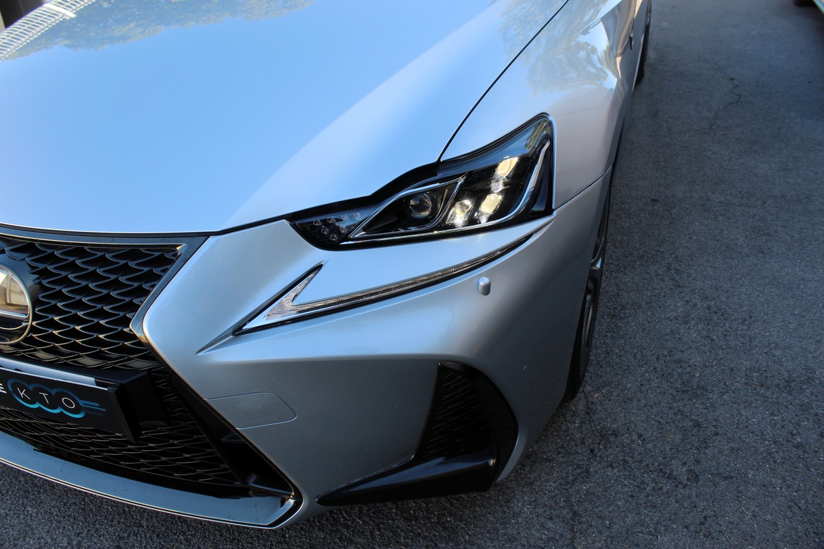 Lexus IS III (2) 300H F SPORT EXECUTIVE  FULL OPTIONS + CARPLAY / ENTRETIEN LEXUS / 2ème MAIN