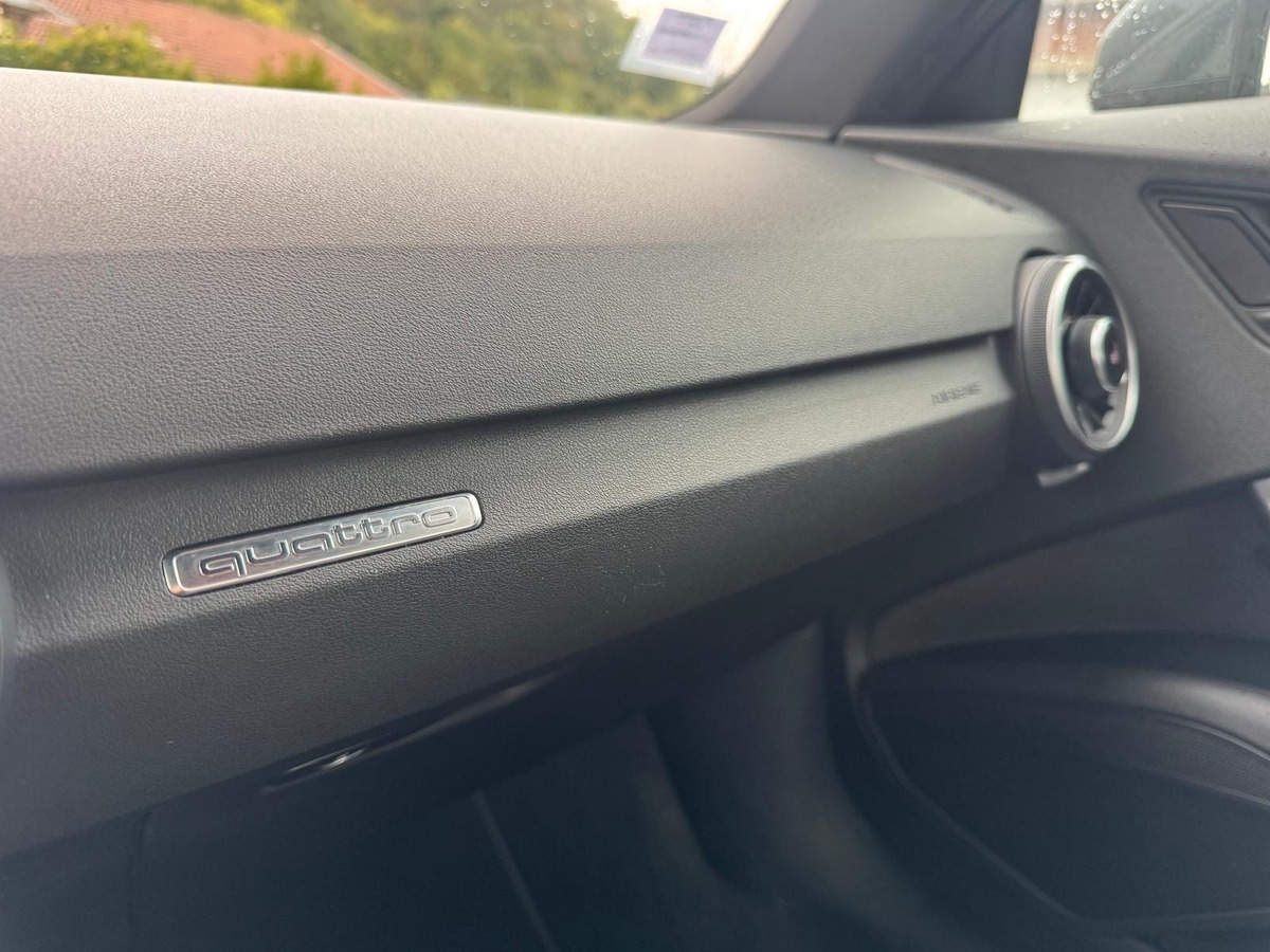 Audi TT MK3 230CV 2.0 TFSI Quattro - Française - S-Tronic - S-Line