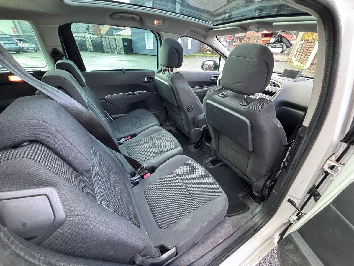 Peugeot 5008 1.6 HDi Allure 7 Places - Attelage - Révisé - Garantie