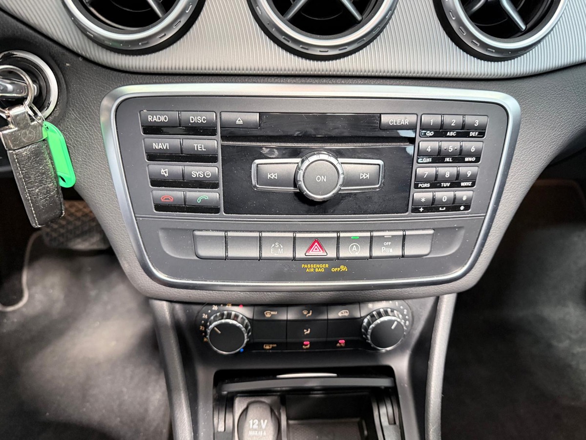 Mercedes-Benz GLA 1.6 i 156  SENSATION